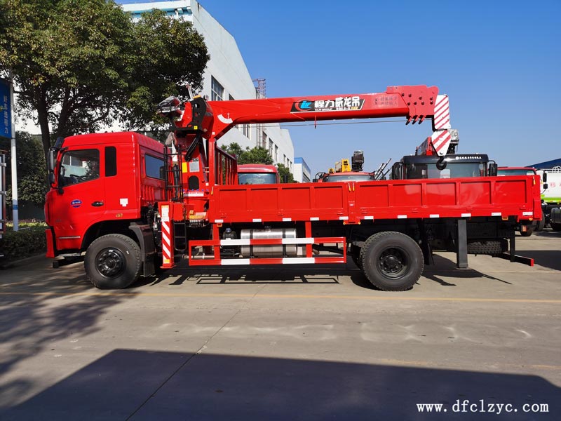 湖北程力專(zhuān)用汽車(chē)有限公司東風(fēng)隨車(chē)吊