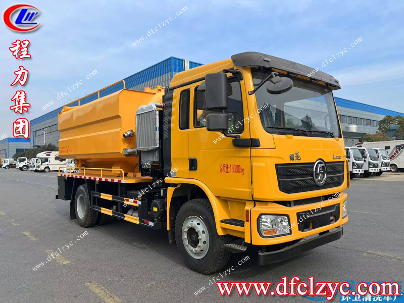 程力專汽德龍清洗吸污車：卓越性能，清潔先鋒
